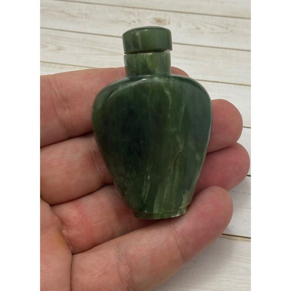 19th Century Chinese Spinach Green Jade Snuff Bottle Tapered Spade Form - Picture 7 of 10
